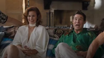 Más alto Marmo Ivory Cutout Satin Kaftan usado por Amber Gemstone (Cassidy Freeman) como se ve en The Righteous Gemstones (S04E09)