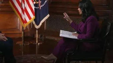 The Fold Adelaide Sculpt Stretch Crepe Wide Leg Trousers worn by Kristen Welker as seen in Today on May 5, 2025