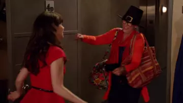 Vera Bradley Happy Snails Weekender Bag worn by Joan Day (Jamie Lee Curtis) in New Girl (S02E08)