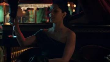 Body de tanga con bandas Agolde Bree usado por Grace (Freida Pinto) como se ve en Surface (S02E04)