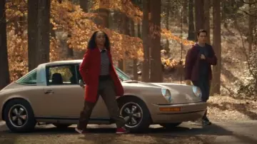 Veronica Beard Reagan Leather Sneakers worn by Faith Mitchell (Iantha Richardson) as seen in Will Trent (S03E17)