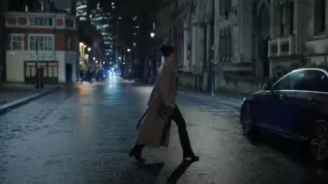 Bolso de Chloe Marcie usado por Sophie Ellis (Gugu Mbatha-Raw) como se ve en Surface (S02E06)