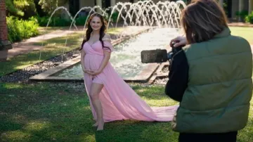 Shein Maternity Off Shoulder Wrap He worn by Gypsy Rose Blanchard as seen in Gypsy Rose: Life After Lock Up (S02E09)