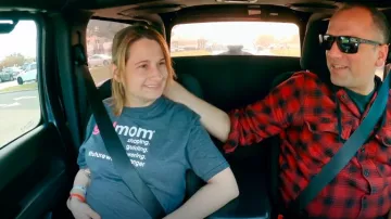 Fynnleigh Mae Co Girlmom Future World Changer Grey Tee worn by Gypsy Rose Blanchard as seen in Gypsy Rose: Life After Lock Up (S02E09)