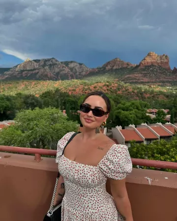 Vestido Marielle de Reforma usado por Demi Lovato en su Instagram el 22 de julio de 2024