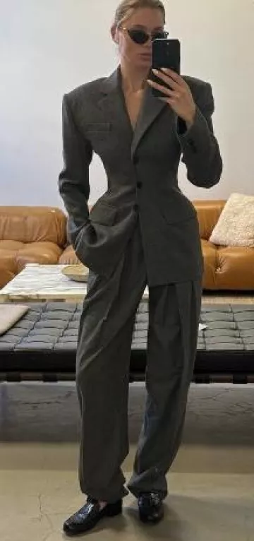 Apple Iphone Silicone Case with Magsafe in Midnight worn by Elsa Hosk on her Instagram on May 7, 2025