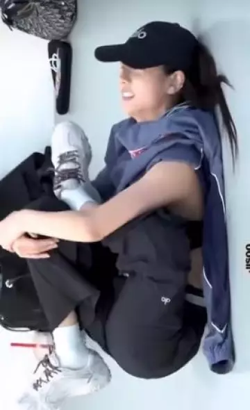 Alo Yoga Suit Up Trouser worn by Jisoo at  Earthquake Dance Practice Behind on March 18, 2025