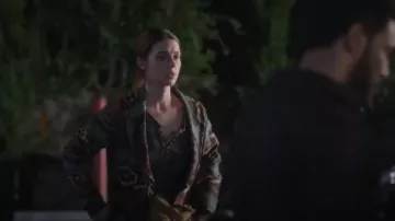 Chaqueta de mujer de Outback Trading Company usada por Jules Millin (Adelaide Kane) como se ve en Grey's Anatomy (T21E16)