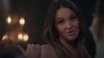 Anthropologie Pearl Blooms Boucles d’oreilles portées par Jo Wilson (Camilla Luddington) comme on le voit dans Grey’s Anatomy (S21E17)