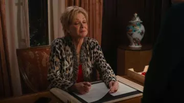 Neiman Marcus Cashmere Leopard Print Open Front Long Cardigan worn by Deborah Vance (Jean Smart) as seen in Hacks (S04E06)