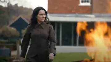 Massimo Dutti Box Pleat Shirt Dress worn by Professor Andrea Lavin (Sidse Babett Knudsen) as seen in Prime Target (S01E01)
