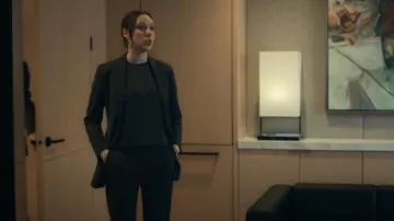 Blazer en laine mélangée grain de poudre Theory Etiennette porté par Liv Cross (Kitty Hawthorne) dans Your Friends &amp; Neighbors (S01E01)