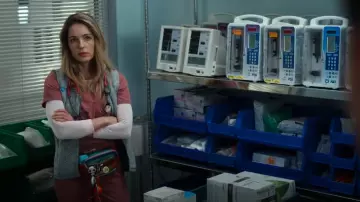 Cotopaxi Men's Kapai 1.5L Hip Pack In Del Dia worn by Cass Himmelstein (Jessica Rothe) as seen in PULSE (S01E08)