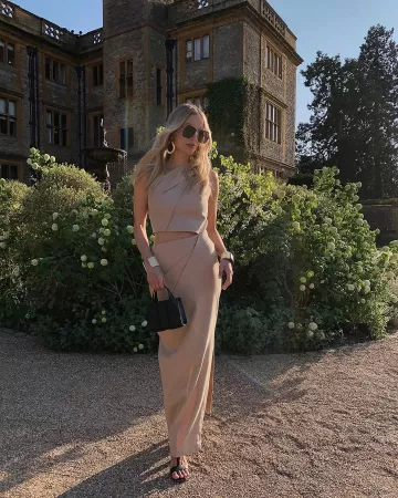 Max Mara Close-Fitting Cotton Twill Dress worn by Leonie Hanne on her Instagram Post on May 8, 2025