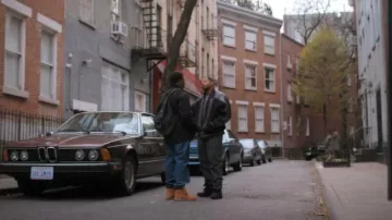 Jansport Student Fresco Classic School Bag Unisex usado por Kanan Stark (Mekai Curtis) como se ve en Power Book III: Raising Kanan (S04E01)