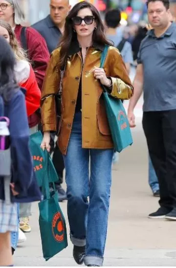 Bvlgari B.Zero1 Square-Frame Sunglasses worn by Anne Hathaway in New York City on May 8, 2025
