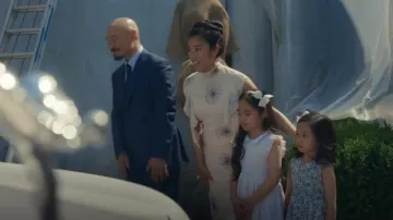 Robe midi imprimée caméo Prada portée par Grace Choi (Eunice Bae) comme on le voit dans Your Friends & Neighbors (S01E05)