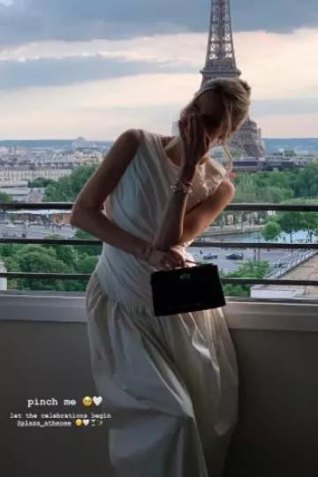 Brazalete de bloqueo de Tiffany & Co. usado por Leonie Hanne en su historia de Instagram el 11 de mayo de 2025