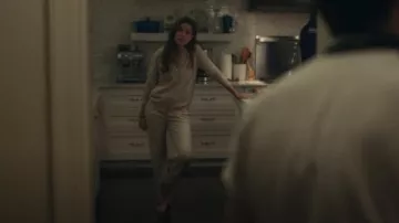 Loro Piana Beige Cashmere Joggers worn by Mel (Amanda Peet) as seen in Your Friends & Neighbors (S01E05)