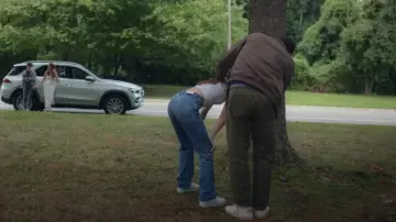 Re/Done 90s High Rise Loose Jeans in Blue worn by Tori Cooper (Isabel Gravitt) as seen in Your Friends & Neighbors (S01E06)