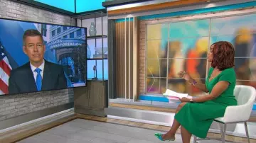 Safiyaa Buttoned Crepe Cocktail Dress worn by Gayle King as seen in CBS Mornings on May 9, 2025