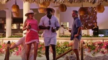 Staud Leandro Minifalda de lino bicolor usada por Shannon Beador como se ve en Love Hotel (S01E02)
