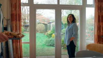Rails Barrett Shirt Light Vintage worn by Emma Barnett (Jill Halfpenny) as seen in The Feud (S01E01)
