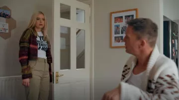 Dickies Elizaville khk1 Khaki Trouser worn by Beth Barnett (Megan Trower) as seen in The Feud (S01E01)