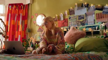Urban Outfitters Women's Uo Space-dye Tassel Jumper worn by Beth Barnett (Megan Trower) as seen in The Feud (S01E01)