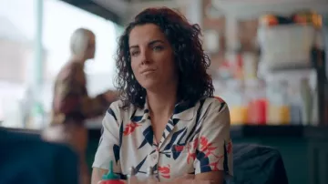 Superdry Womens Beach Resort Shirt In Jungle worn by PC Gallagher (Jamie-Lee O'Donnell) as seen in The Feud (S01E03)