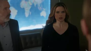 Theory Cashmere V-Neck Sweater worn by Jessica Knight (Katrina Law) as seen in NCIS (S22E13)