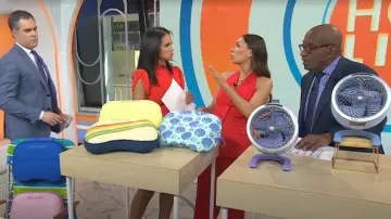 Loft Pearlized Pendant Necklace worn by Melissa Garcia as seen in Today on May 19, 2025