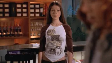 Angel kitten shirt of Dawn Summers (Michelle Trachtenberg) in Buffy the Vampire Slayer (S06E12)