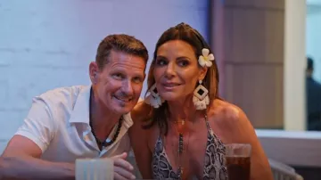 The Bobby Pin Tassel & Rattan Earrings worn by Luann de Lesseps as seen in Love Hotel (S01E04)