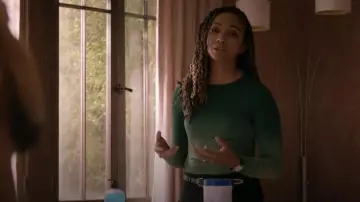 Rag and Bone Baby Spire Hip Belt worn by Nyla Harper (Mekia Cox) as seen in The Rookie (S07E10)