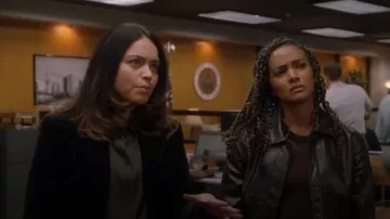 Theory Riduro Organic Cotton Shirt worn by Angela Lopez (Alyssa Diaz) as seen in The Rookie (S07E12)