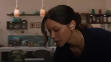 Madewell Demi-Fine Paperclip Chain Necklace worn by Lucy Chen (Melissa O'Neil) as seen in The Rookie (S07E14)