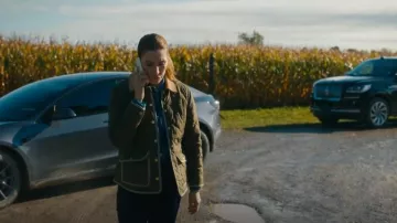 Chaqueta de granero acolchada Talbots usada por Susan Ireland (Sarah Levy) como se ve en SurrealEstate (S03E03)