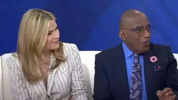 Toccin Sunny Linen-Blend Grommet Blazer worn by Jenna Bush Hager as seen in Today on May 23, 2025