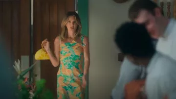 Serpui Betty Sicilian Lemon worn by Devon DeWitt (Meghann Fahy) as seen in Sirens (S01E03)