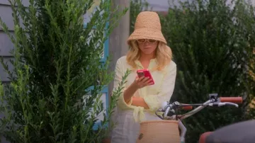 Jacquemus Le Bob Ficiu Bob Ficiu Bob Bobia Bob Chapeau porté par Simone (Milly Alcock) comme on le voit dans Sirènes (S01E03)