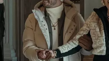 Nine Perfect Strangers Aras Aydin White Puffer Coat worn by Matteo (Aras Aydın) in Nine Perfect Strangers (S02)