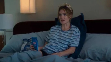 Polo Ralph Lauren Cotton Classic Fit Pocket Tee worn by Devon DeWitt (Meghann Fahy) as seen in Sirens (S01E03)