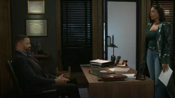 Akira Incognito Snake Print Trench worn by Dana 'Leslie' Thomas (Trisha Mann-Grant) as seen in Beyond the Gates (S01E53)