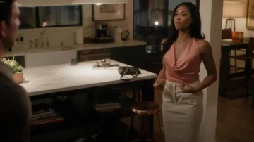 Falda midi de mezcla de algodón de Tom Ford usada por Erica Rollins (Lex Scott Davis) como se ve en Suits LA (S01E13)