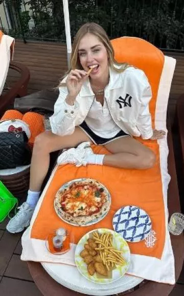 Polo Ralph Lauren Yankees Chino Jacke worn by Chiara Ferragni on her  Instagram on May 25, 2025