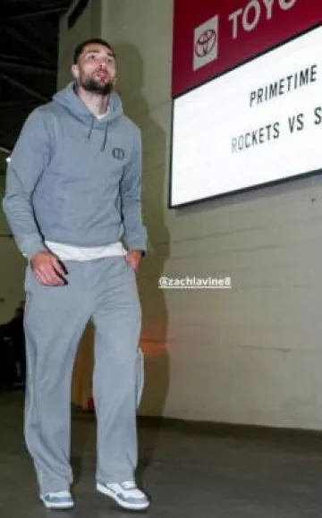 DIor Grey CD Icon Hoodie worn by Zach LaVine on the Instagram account @memgrizz