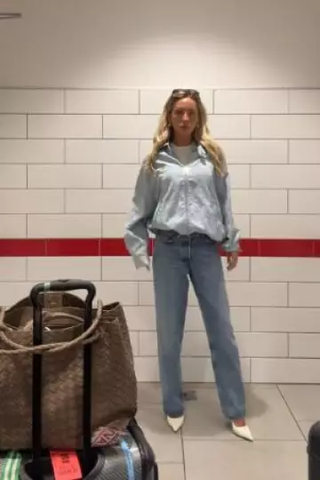 Bottega Veneta Large Andiamo Bag worn by Alix Earle on her Tiktok on May 27, 2025