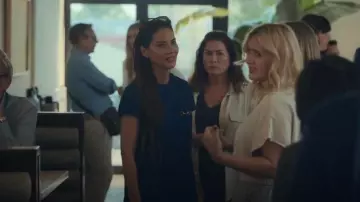 Minivestido de mezclilla Gucci Horsebit usado por Sam (Olivia Munn) como se ve en Your Friends & Neighbors (S01E08)