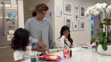 We The Free Venice V-Neck Sweatshirt in Cold Winter worn by Hoda Kotb as seen in Today on May 28, 2025